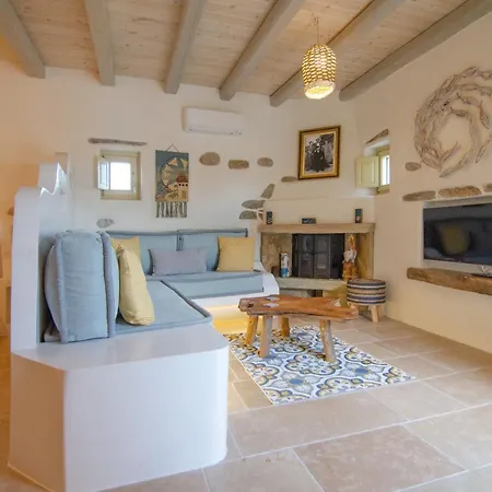 Anthoula's House